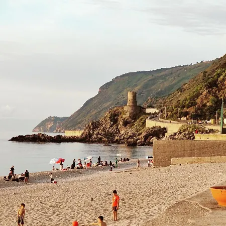 Delle Rose באניירה קלאברה