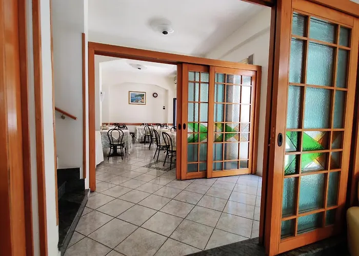 מלון Delle Rose 3*