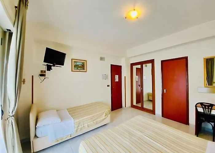 Delle Rose באניירה קלאברה